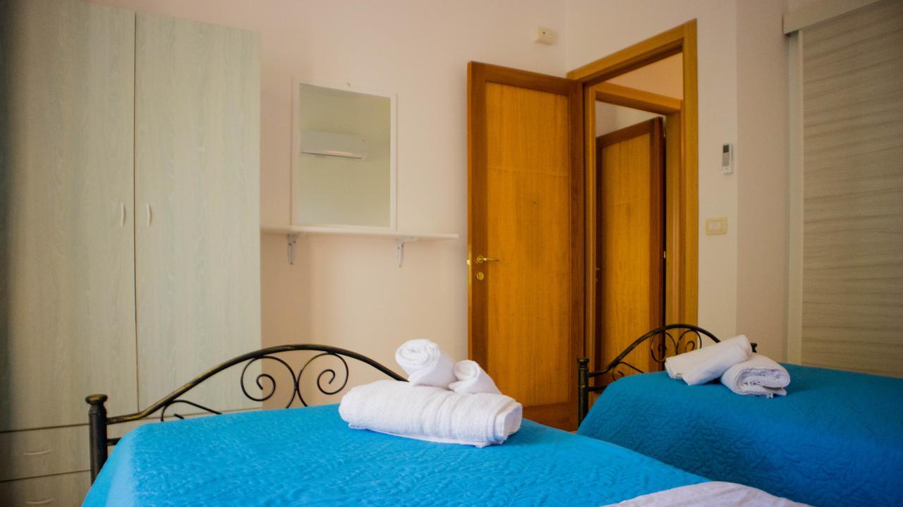 Rooms & Apartments La Spiaggia - Gallipoli Bagian luar foto